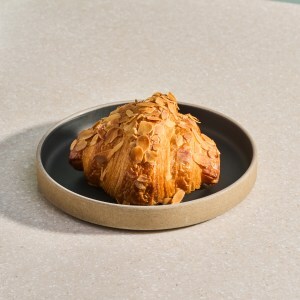 ALMOND CROISSANT
